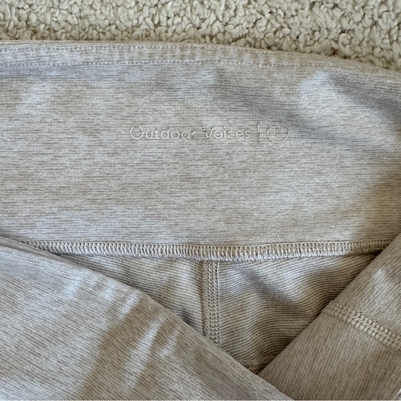 Outdoor Voices Leggings in Oatmeal Tan Beige Small - Picture 2 of 3